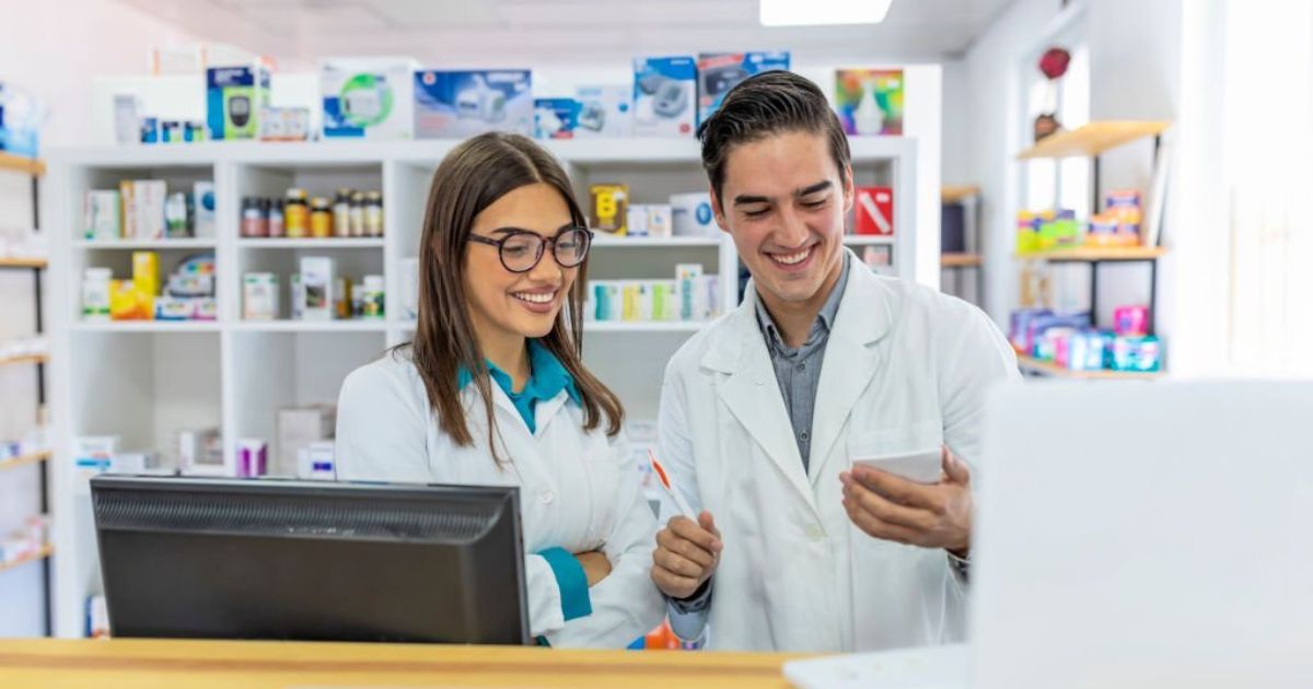 What Does A Pharmacy Tech Do